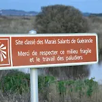Kerjacnine, à 300 M Du Port, Maison 7 Couchages Avec Grand Jardin *
