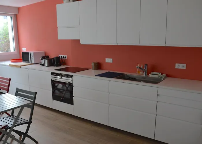 Prázdninový dům Kerjacnine, A 300 M Du Port, Maison 7 Couchages Avec Grand Jardin *